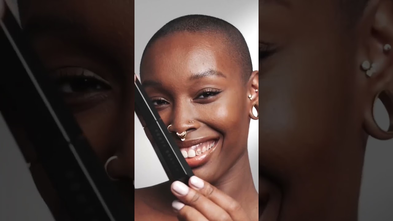 Build ya lashes with our Hella Thicc Volumizing Mascara 🖤 