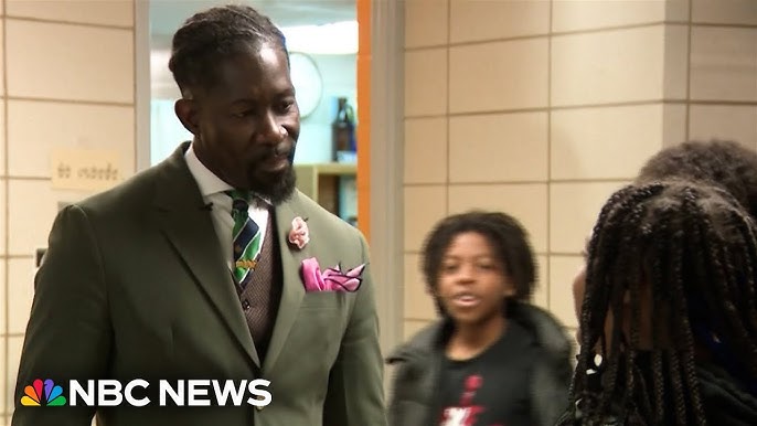 Iowa school superintendent Ian Roberts detained by ICE