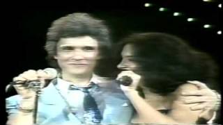 Video thumbnail of "GAL COSTA & ROBERTO CARLOS - OLHA (1983)"