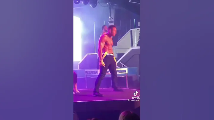 Ceaser Smith. Hot show