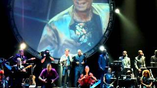 Cliff Richard &amp; James Ingram - Birds of a feather (live Manchester 17-10-11) (Soulicious tour)