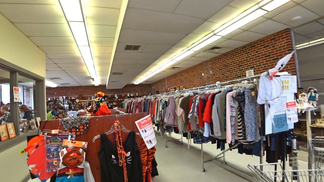 THRIFT WITH ME! Small Town Thrift Store Shopping for RESELLING YouTube