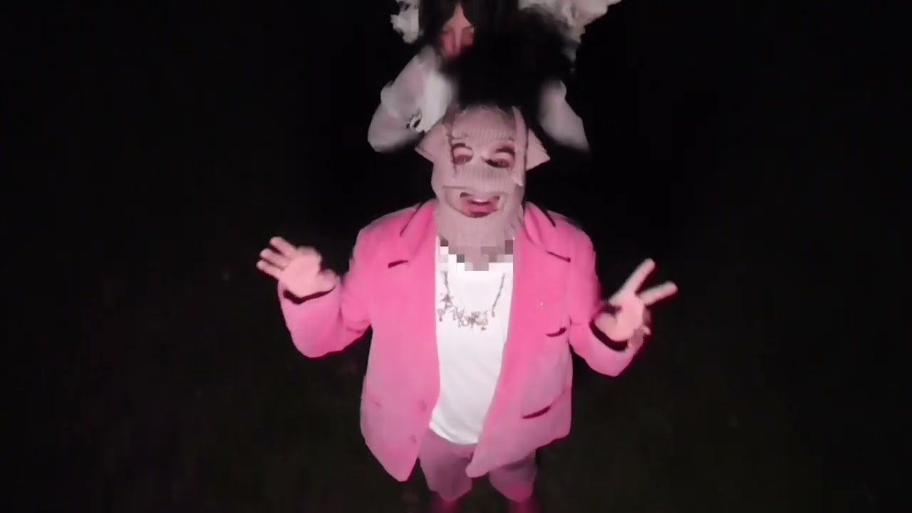 YouTube에서 pigbaby - Crying In Burger King 보기