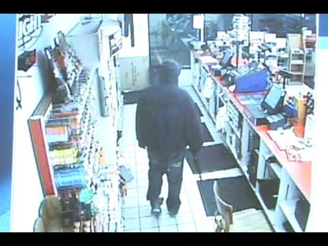 Man robs convenience store in clown mask