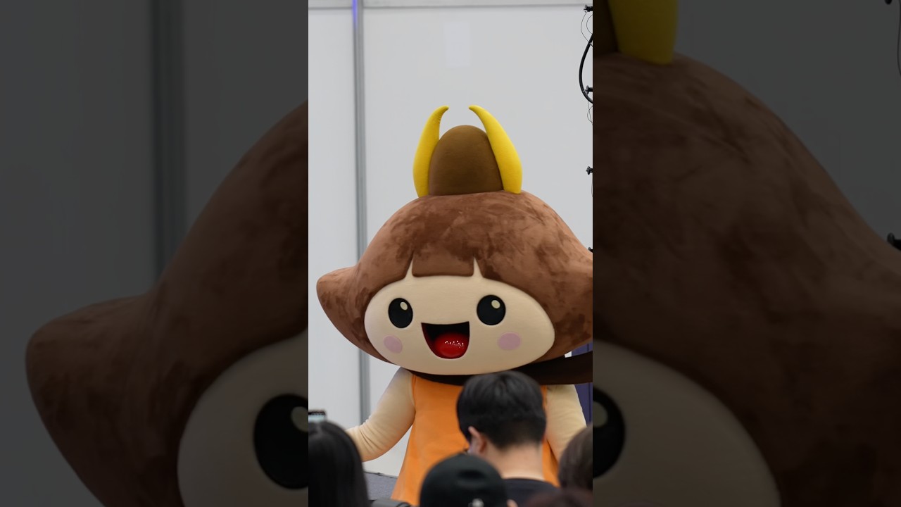 UNIS Charms Fans with Adorable Princess Mascot Encounter