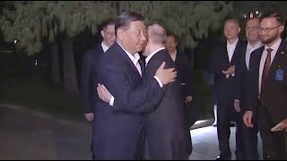 习近平同俄罗斯总统在中南海小范围会晤