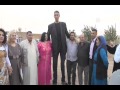 Dünyanın en uzun adamı evleniyor