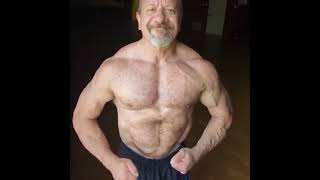 Bear Muscle Flexing #5
