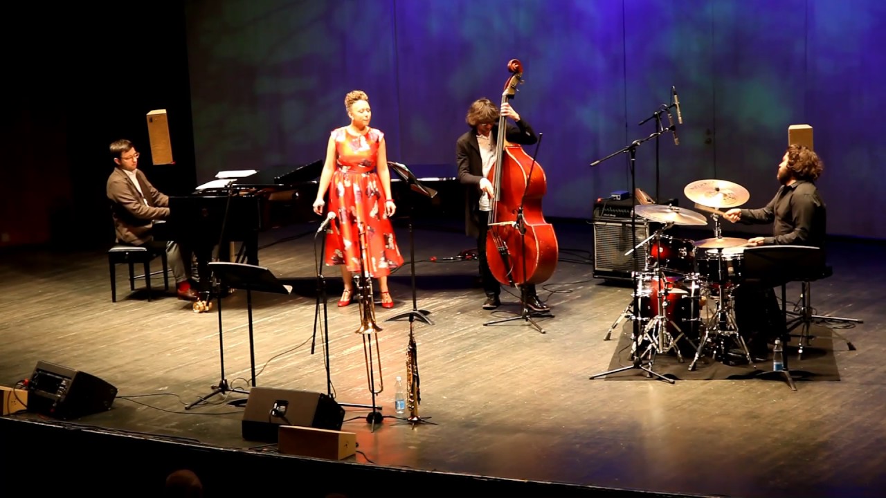 Контрабасист Макар Новиков - YouTube