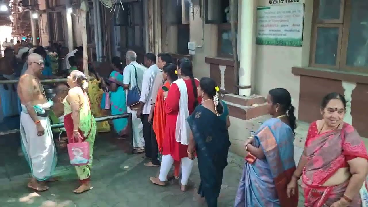 காஞ்சி சங்கரமடத்தில் குருவார பூஜையில் மாணவ மாணவிகள் பிராத்தனை kanchi sankaramadathil guruvara bujai