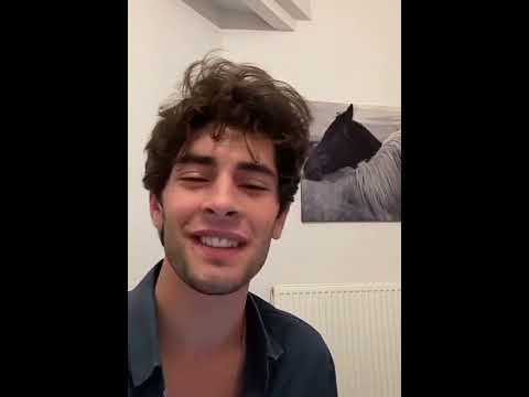 الممثل التركي عزت يوكسيك اورجينال يغني على البث شنو رائيكم بصوته اسم الاغنيه مثبت