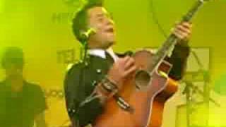 BROLLE - ' DET ÄR HON '