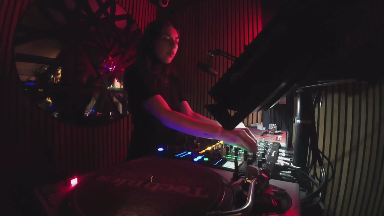 hnt.fm Invites 063