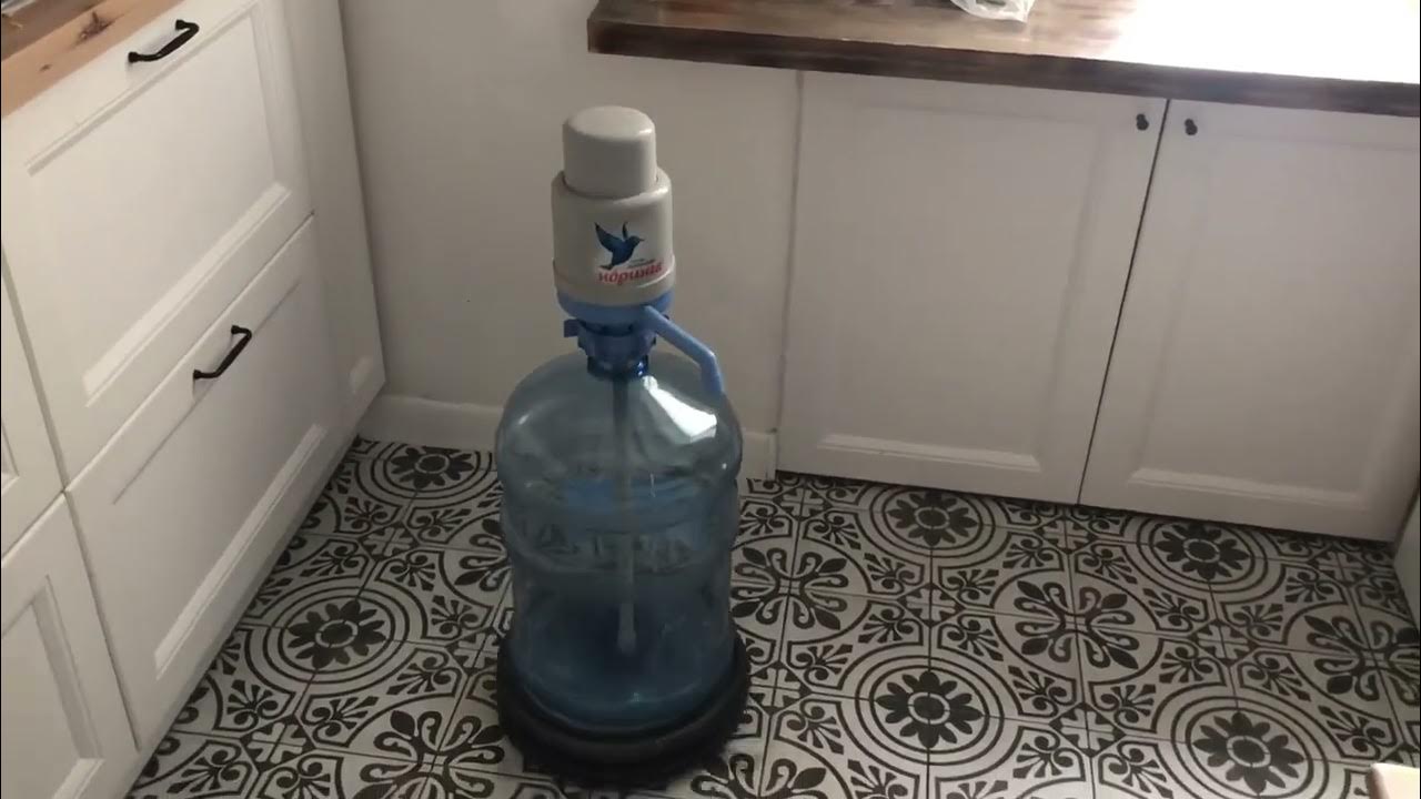 Никто не принесет стакан воды... Хотя стойте! - YouTube