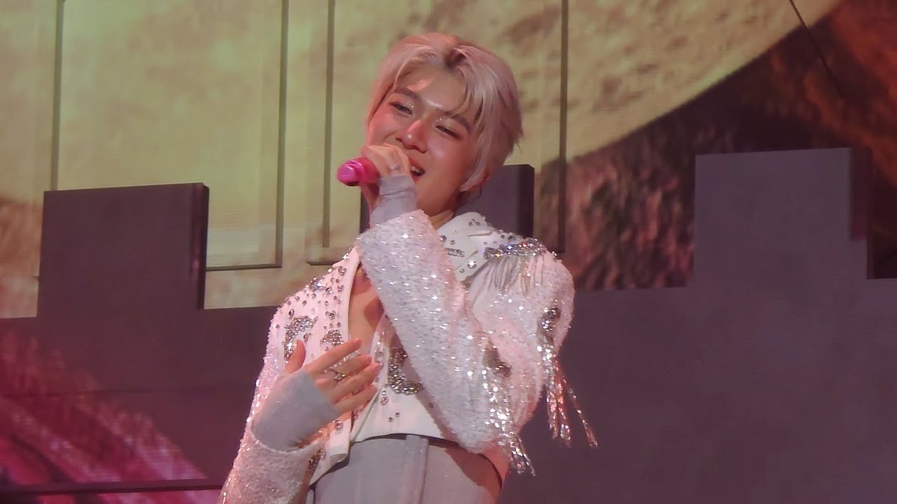 Magnetic + Moonlit floor - NuNew | #frostyvillage #NuNew