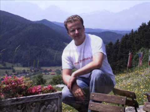 Peter Alexander: Ich singe: manchmal weinst Du sicher ein paar Tränen.wmv