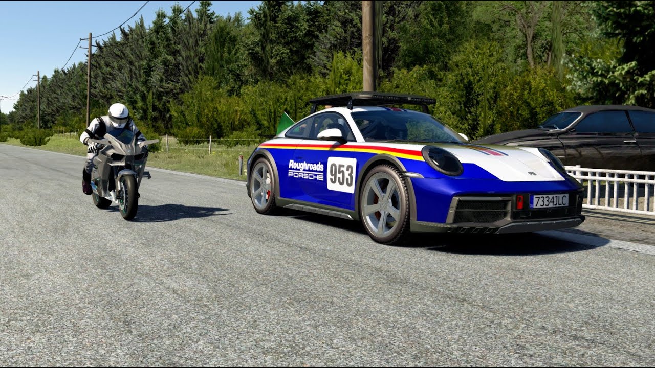 Kawasaki Ninja H2R Supercharged vs Porsche 911 Dakar Sports at Old
