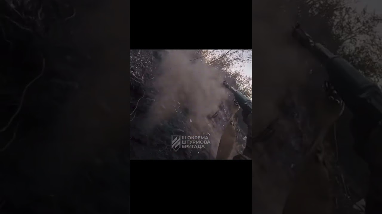 Ukrainian Soldiers storm Russian positions 