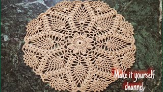 مفرش كروشية بغرزة الأناناس Crochet doily tutorial with pineapple stitch