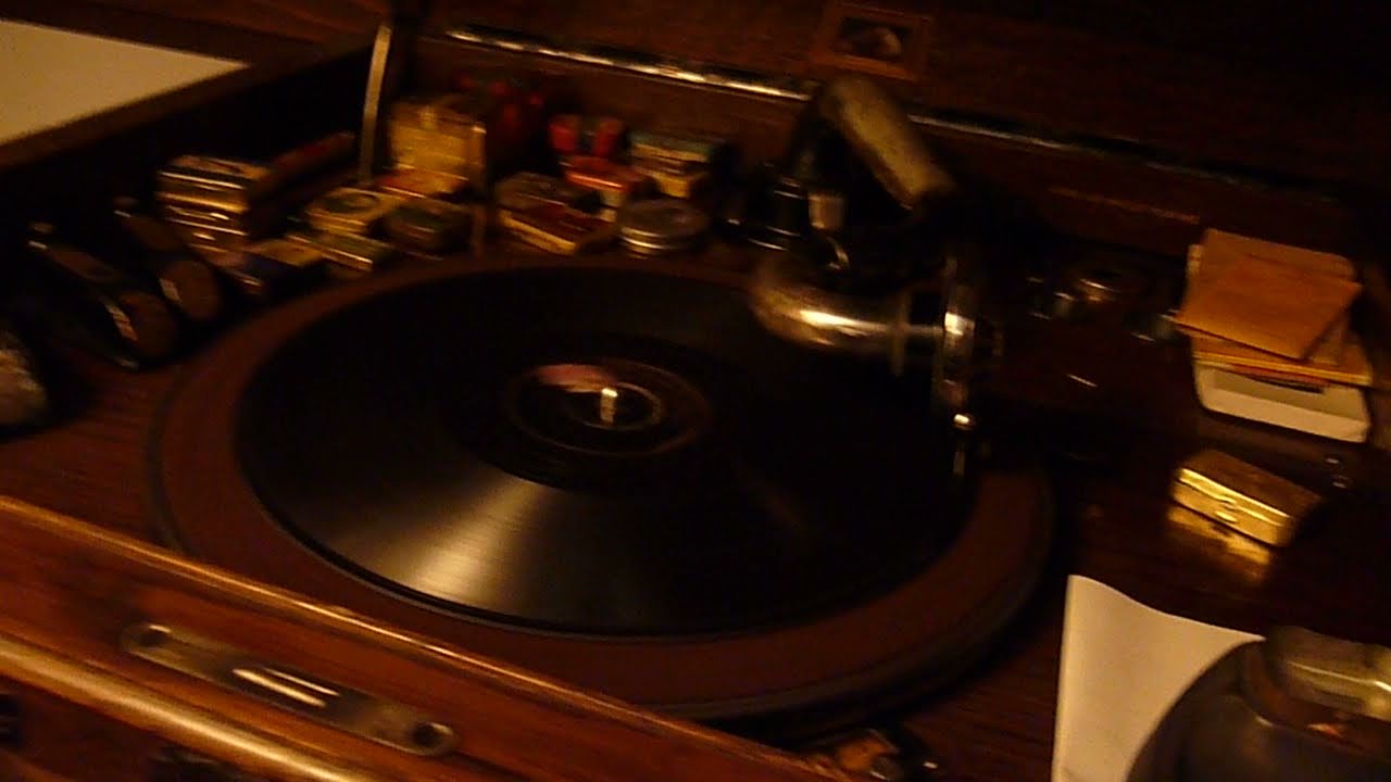 Kramer orchestra - Con un bacio ti dirò - voc  Natalino Otto - 1940 Fonit8654 on HMV193