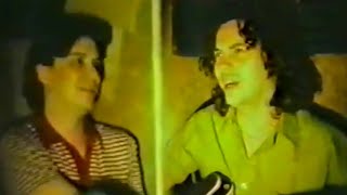 Wayne Coyne & Steven Drozd explain "Christmas at the Zoo" (1995)