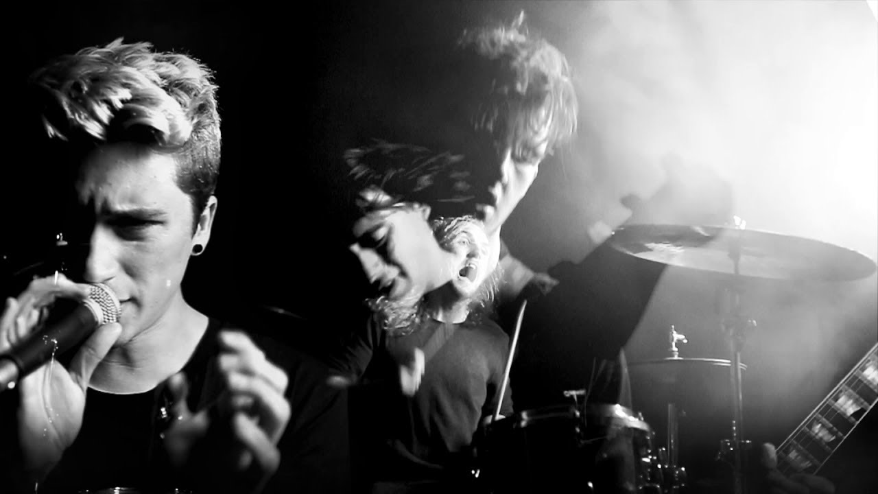 Holding Absence - Heaven Knows (OFFICIAL MUSIC VIDEO)