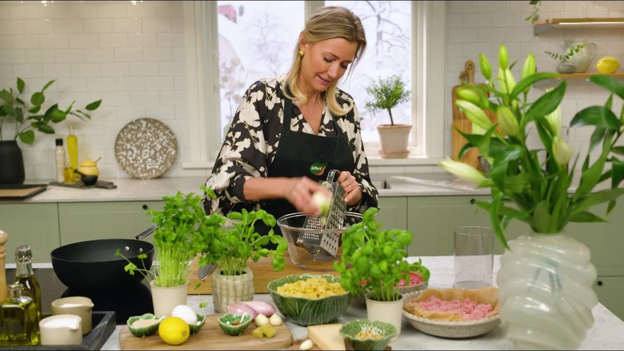 Kycklingköttbullar i het tomatsås - Köket