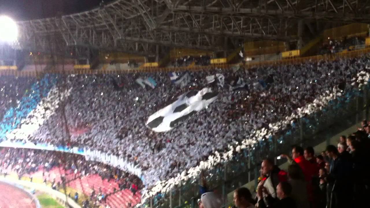 Napoli v Manchester City 22/11/2011 - Pre match atmosphere.MOV