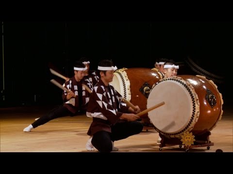 taiko-drummers-of-japan