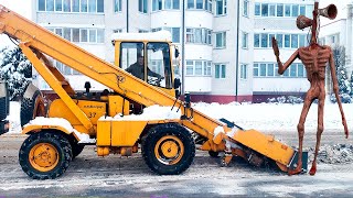 Сиреноголовый и трактор снегоуборщик в городе у бабушки