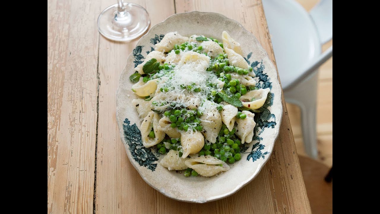 Spring pasta with peas and mint