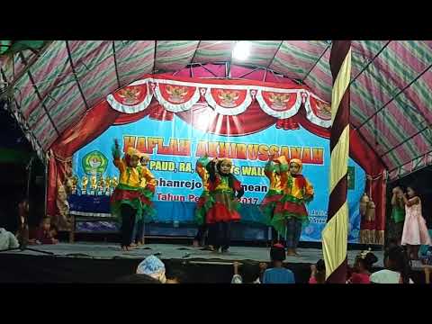 Gerakan lagu lagi syantik MI wali songo Kedamean Gerakan lagu lagi syantik MI wali songo Kedamean