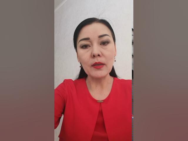 Ол оны саусағын есекке салып жұлқылайды.