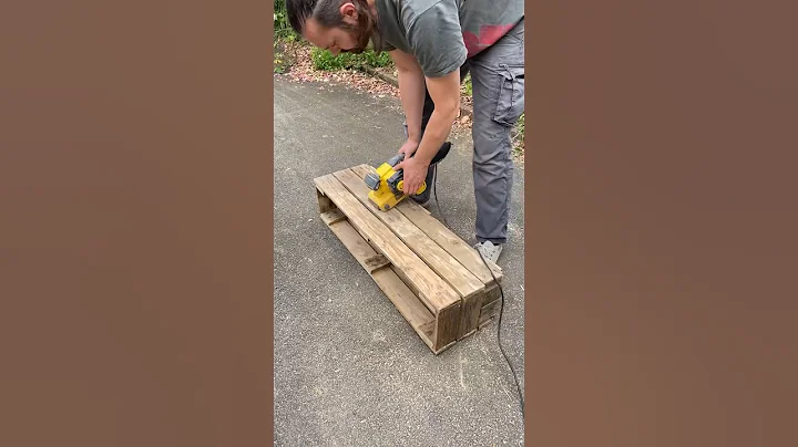I make a garden box with a crappy pallet #diy #woodworking #gardening