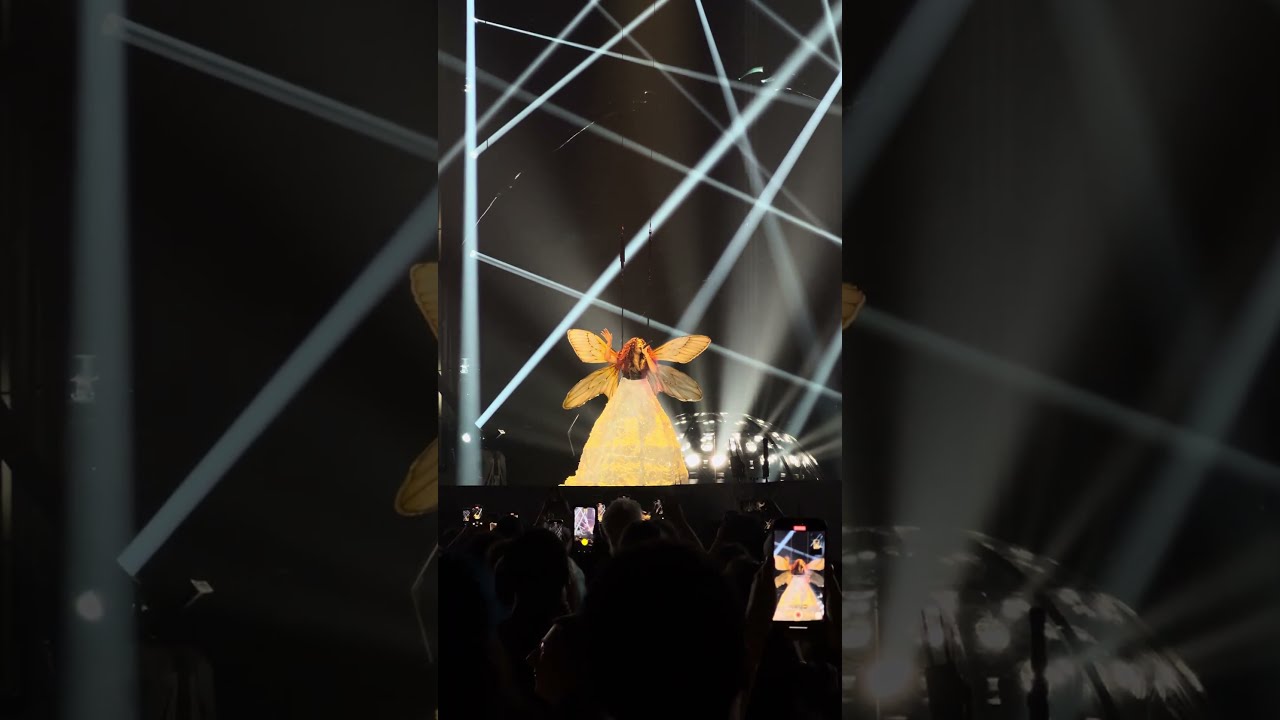 “Crybaby” SZA LIVE | Grand National Tour Minneapolis 2025 (part 1) “Crybaby” SZA LIVE | Grand National Tour Minneapolis 2025 (part 1)