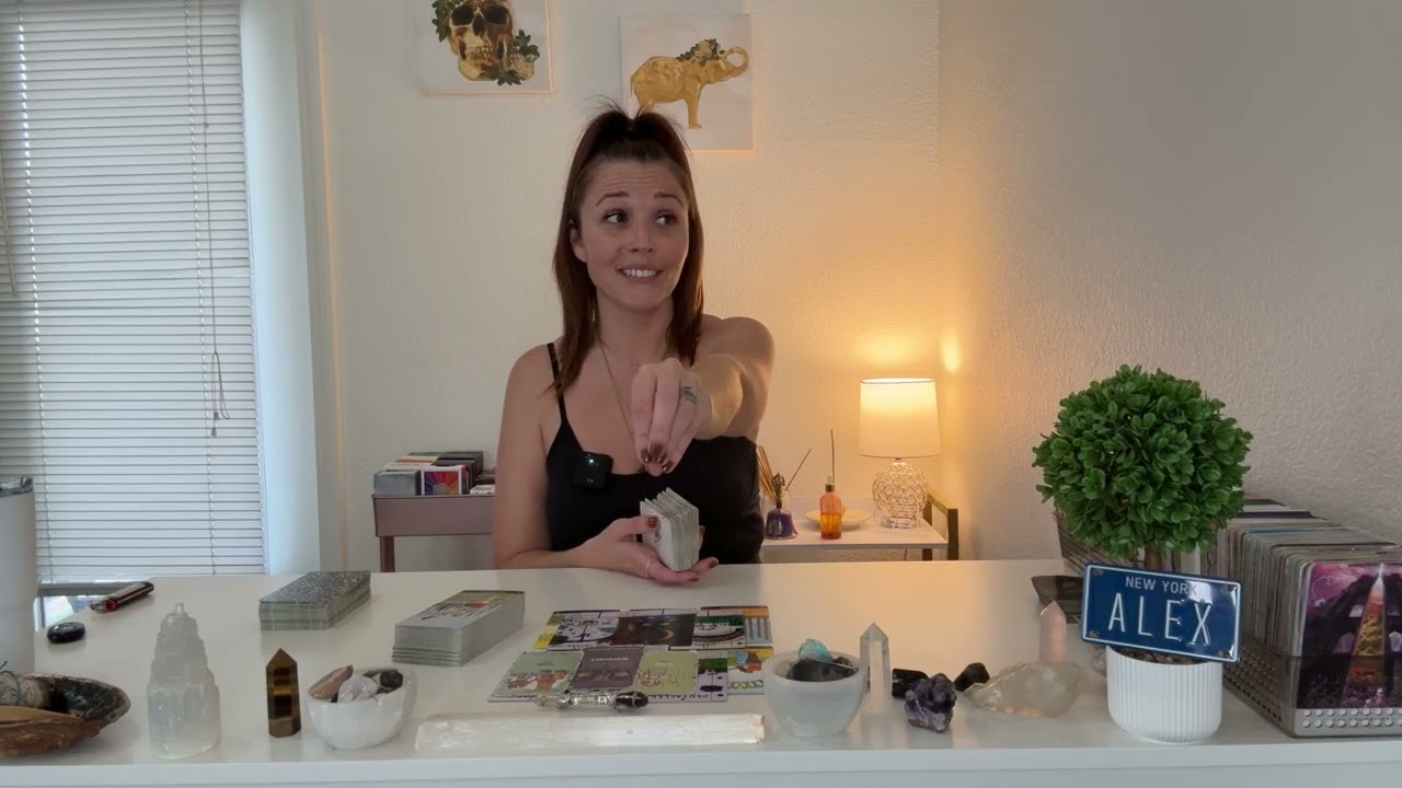 ЛЕВ ♌️ Вы видите то, чего не видят другие, поэтому они постоянно пытаются разрушить ваши мечты...