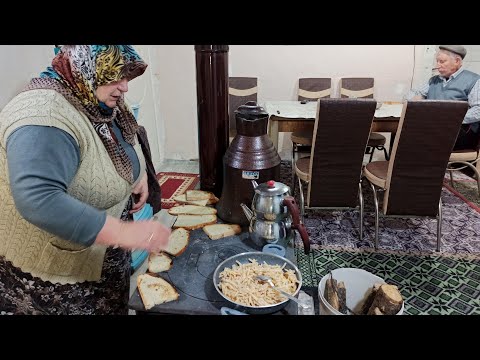 turkishfoods #yemektarifleri #भोजन #食品 soğan kavurma tarifi https://www.instagram.com/ahmetsefyoutub. 