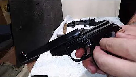 Pistola a salve Bruni P 38 cal.8 Knall - smontaggio -