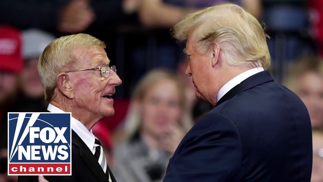 Lou Holtz joins 'Fox & Friends' ahead of receiving Medal of Freedom