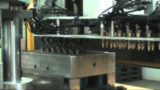 full automation Vertical clamping Plastic hydraulic injection moulding machine,insert molding