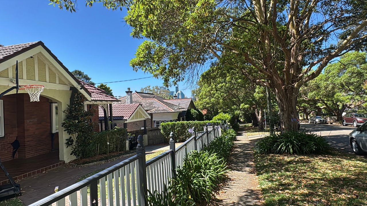 Roseville ~ Walking To The Wrong Dead End Street - Northern Sydney | Australia .