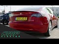 Elektro gegen Benziner | Tesla Model 3 vs. Audi RS 3 | GRIP