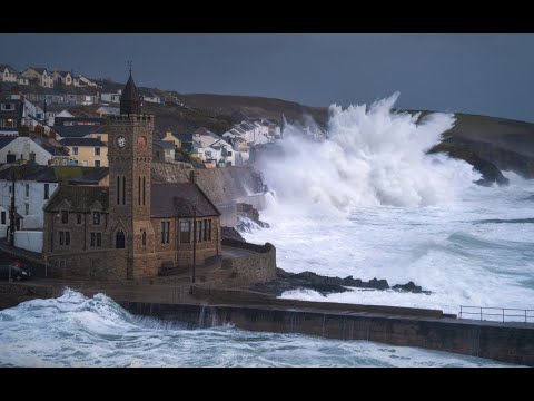Storm Ellen in Porthleven/ Cornwall - Big Waves in Cornwall