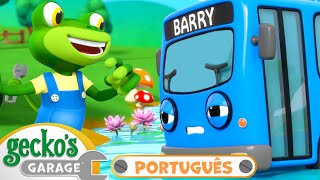 Ônibus Bebê cai no rio | 1 HORA DO GECKO BRASIL! | Garagem do Gecko | Desenhos Animados em Português