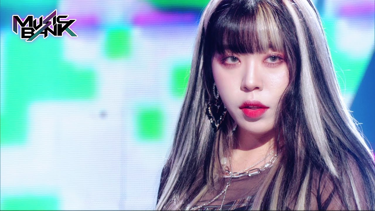 NAZABABARA - Rolling Quartz [Music Bank] | KBS WORLD TV 221007