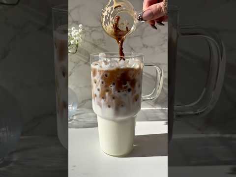 *SATISFYING* LINDOR ICED COFFEE! #coffee #icedcoffee #satisfying #drink #recipe #viralvideo #lindt