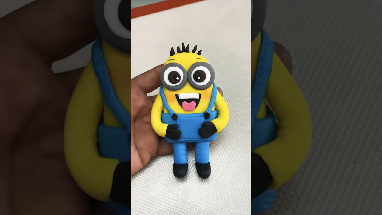 fondant minion cake topper 😍 technique minion cake topper ❤️😍😍