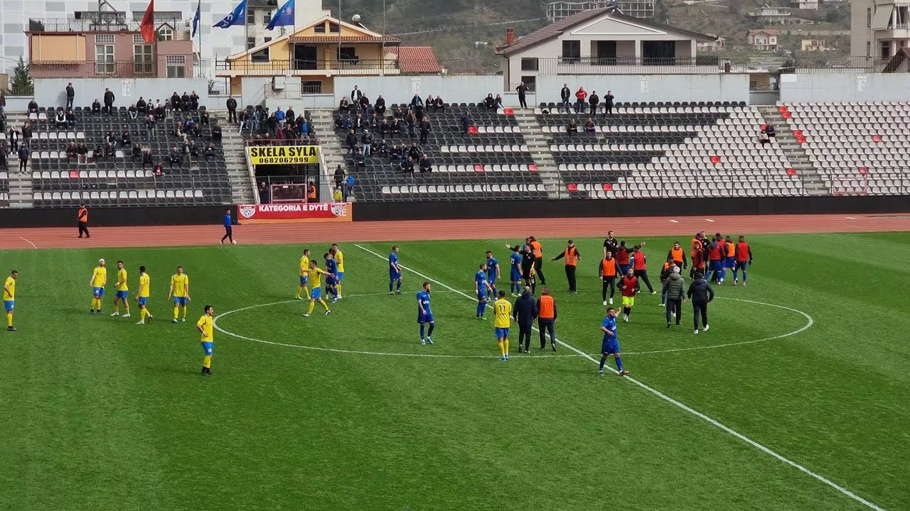 E plote, ndeshja Elbasani-Pogradeci 1-1, golat, rastet, incidentet