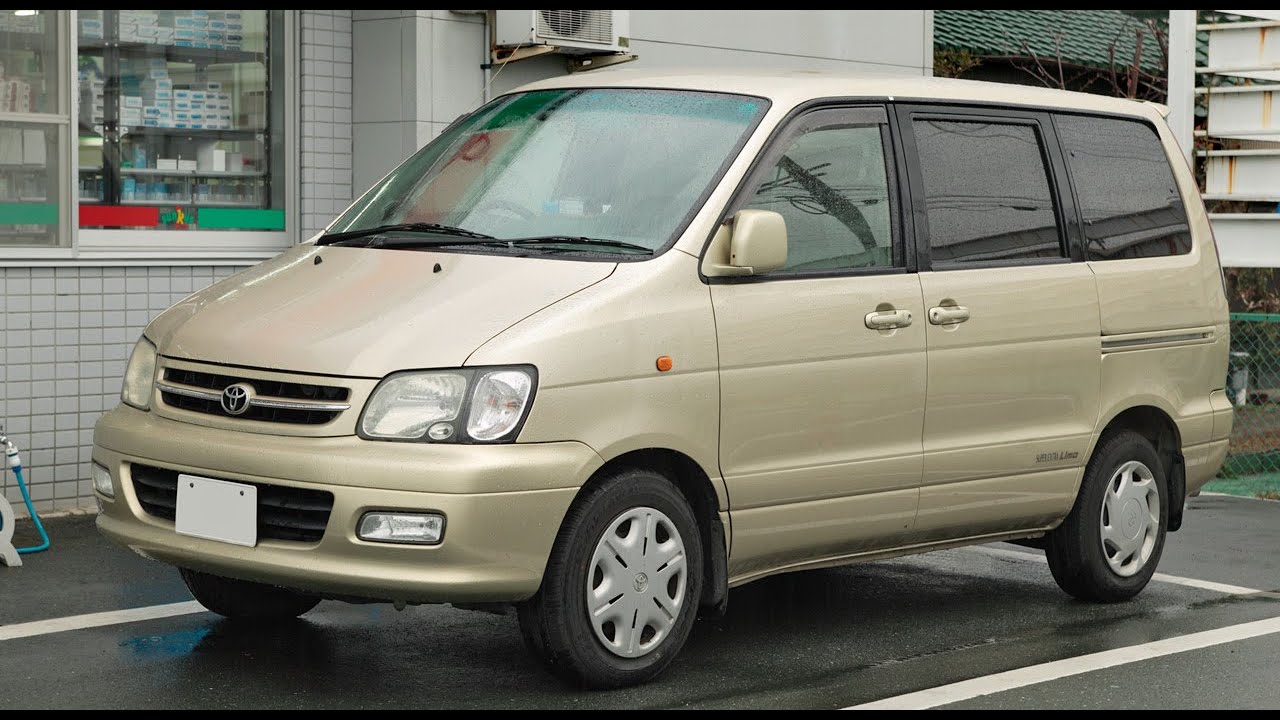 toyota noah van