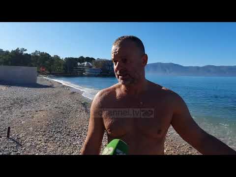 Plazh në janar/ Vlorë, 52-vjeçari nga Fieri lahet në det